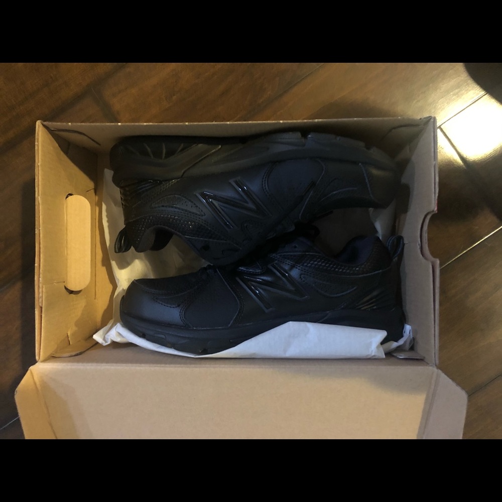 Non-slip, kitchen safety shoes - Brand New